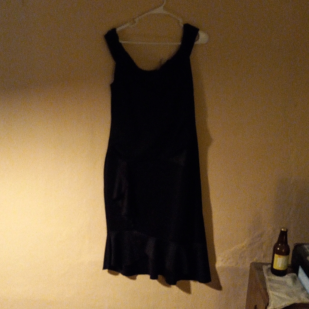 Venus Black Asymmetrical ruffle back zip cocktail dress size large